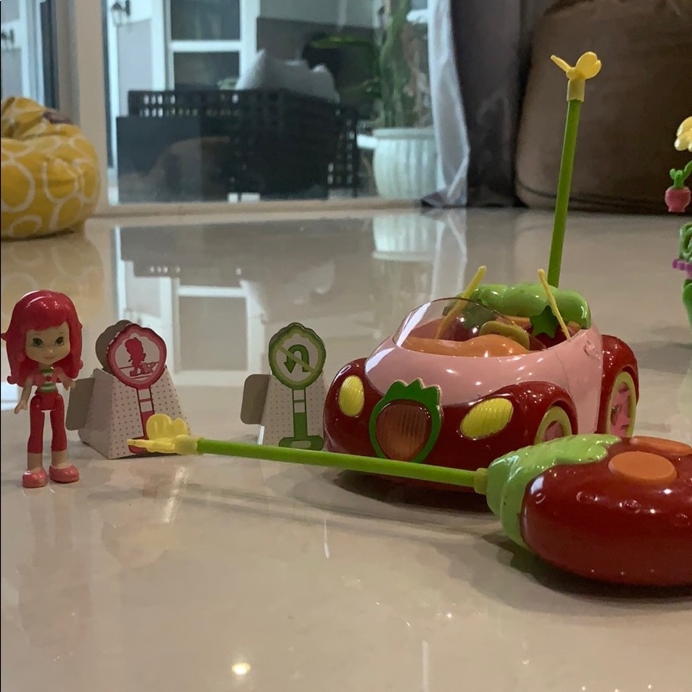 Strawberry shortcake remote controlled car